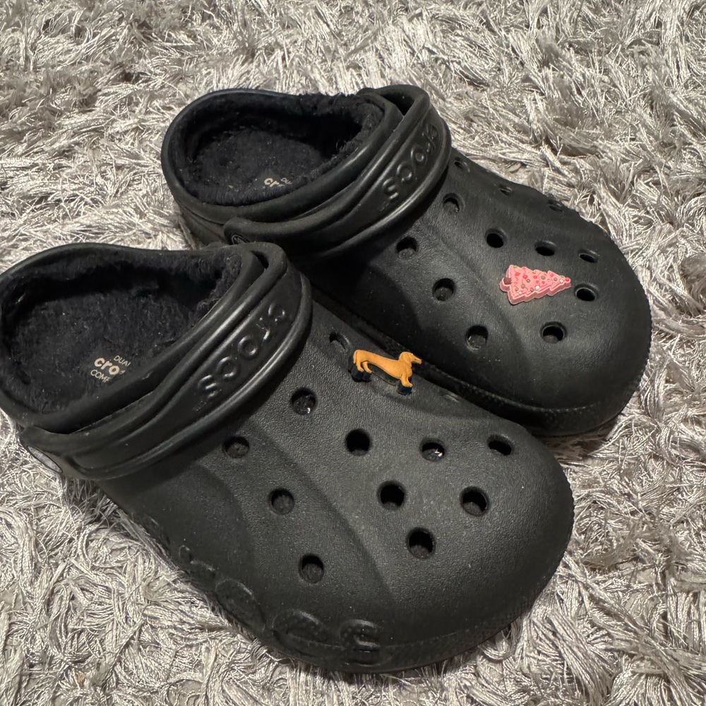 Crocs Unisex Baya Lined Clog Size M6/W8 Black Slip-on Faux Fur Warm Comfortable